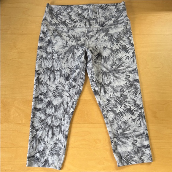 Lululemon Wunder Train High-Rise Crop 23"
Embers Multi 12 - Picture 1 of 5